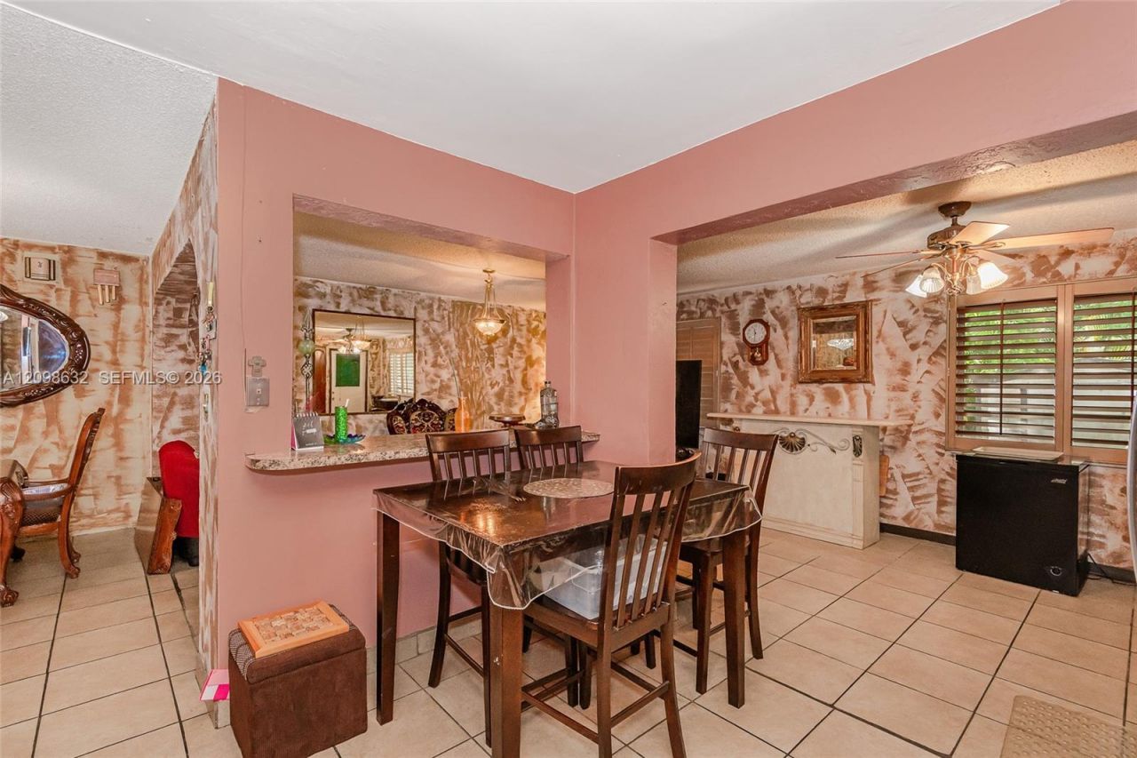 3530 Oak Ave , Miami, FL 33133 Photo
