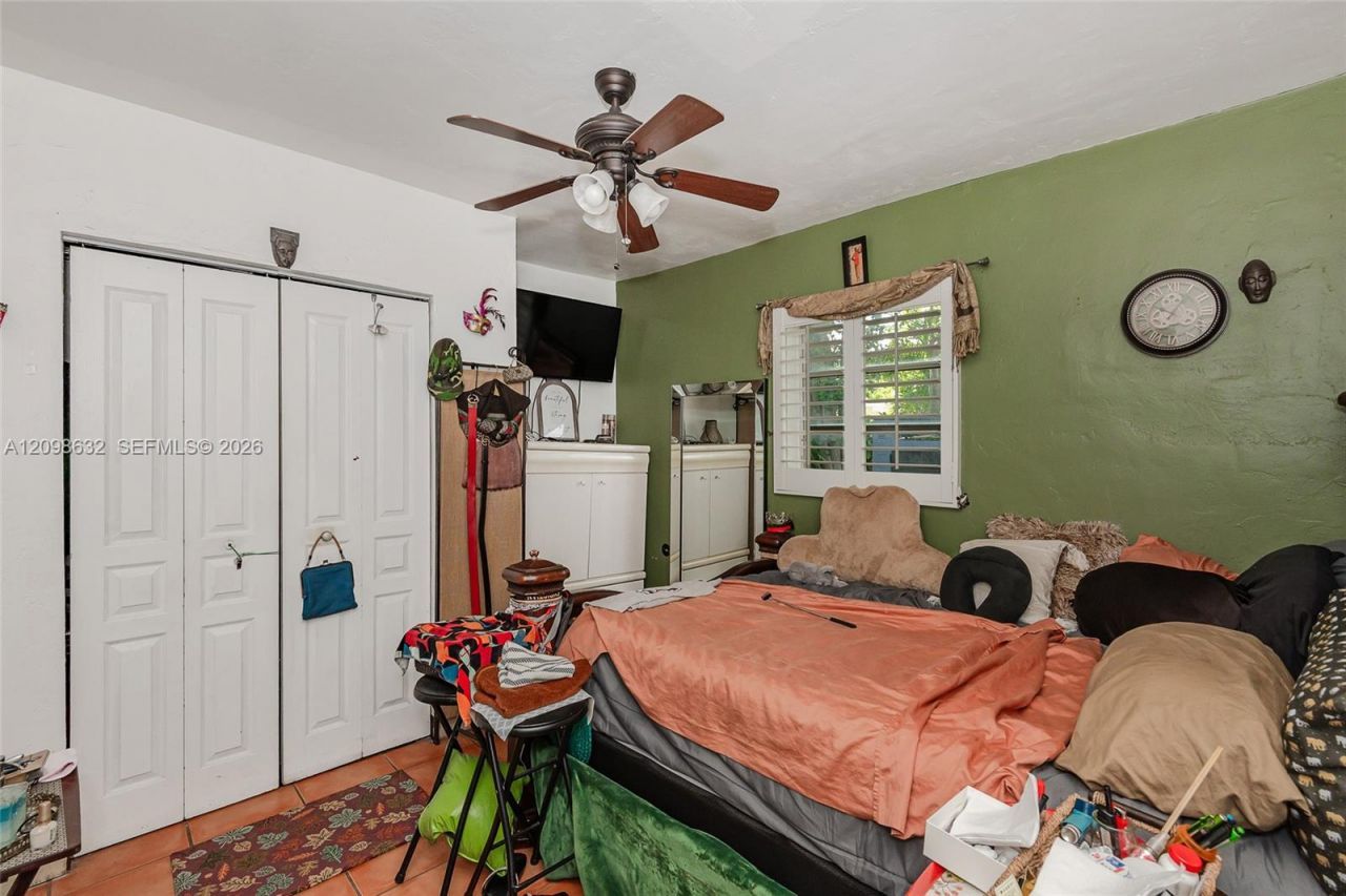 3530 Oak Ave , Miami, FL 33133 Photo