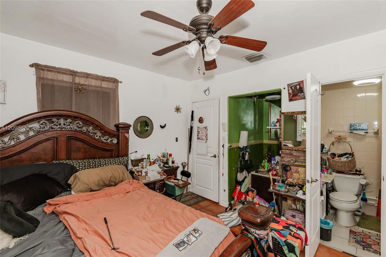 3530 Oak Ave , Miami, FL 33133 Photo
