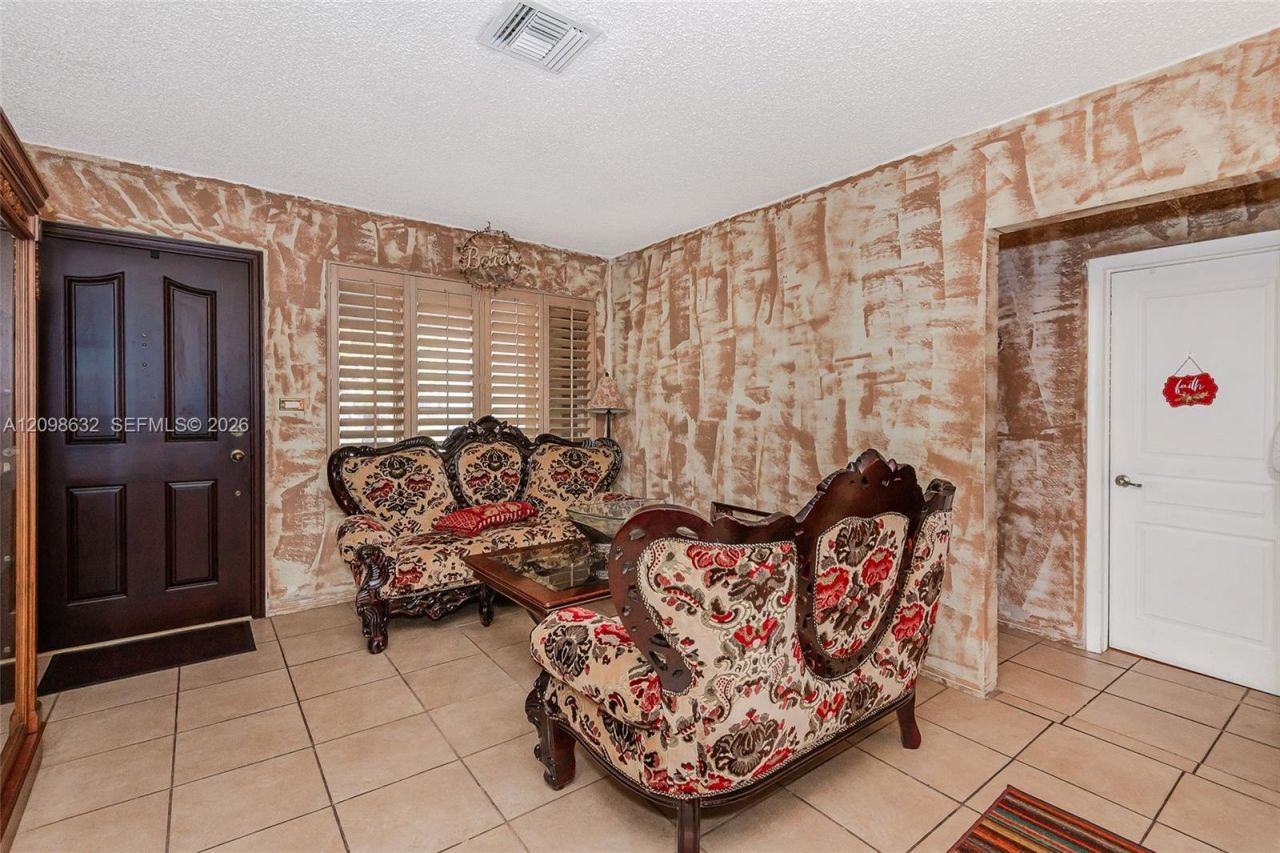 3530 Oak Ave , Miami, FL 33133 Photo