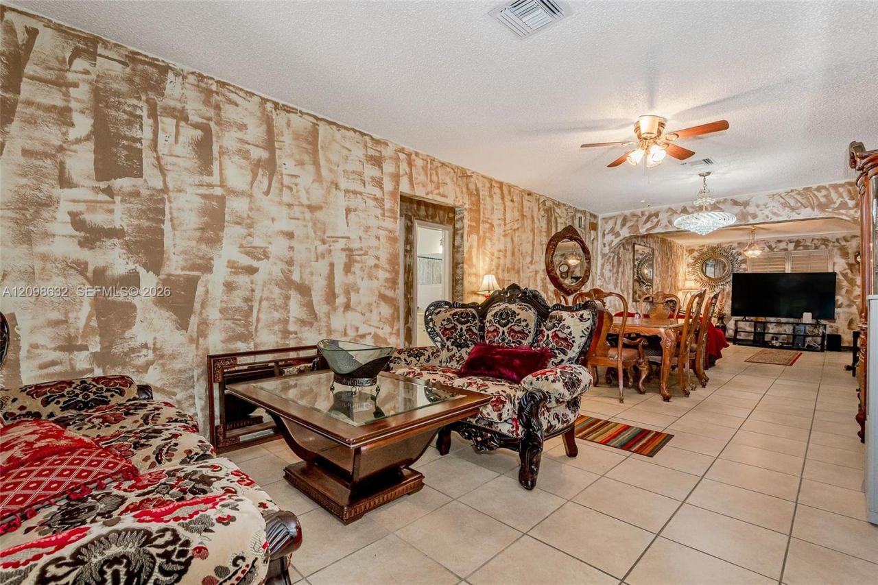 3530 Oak Ave , Miami, FL 33133 Photo