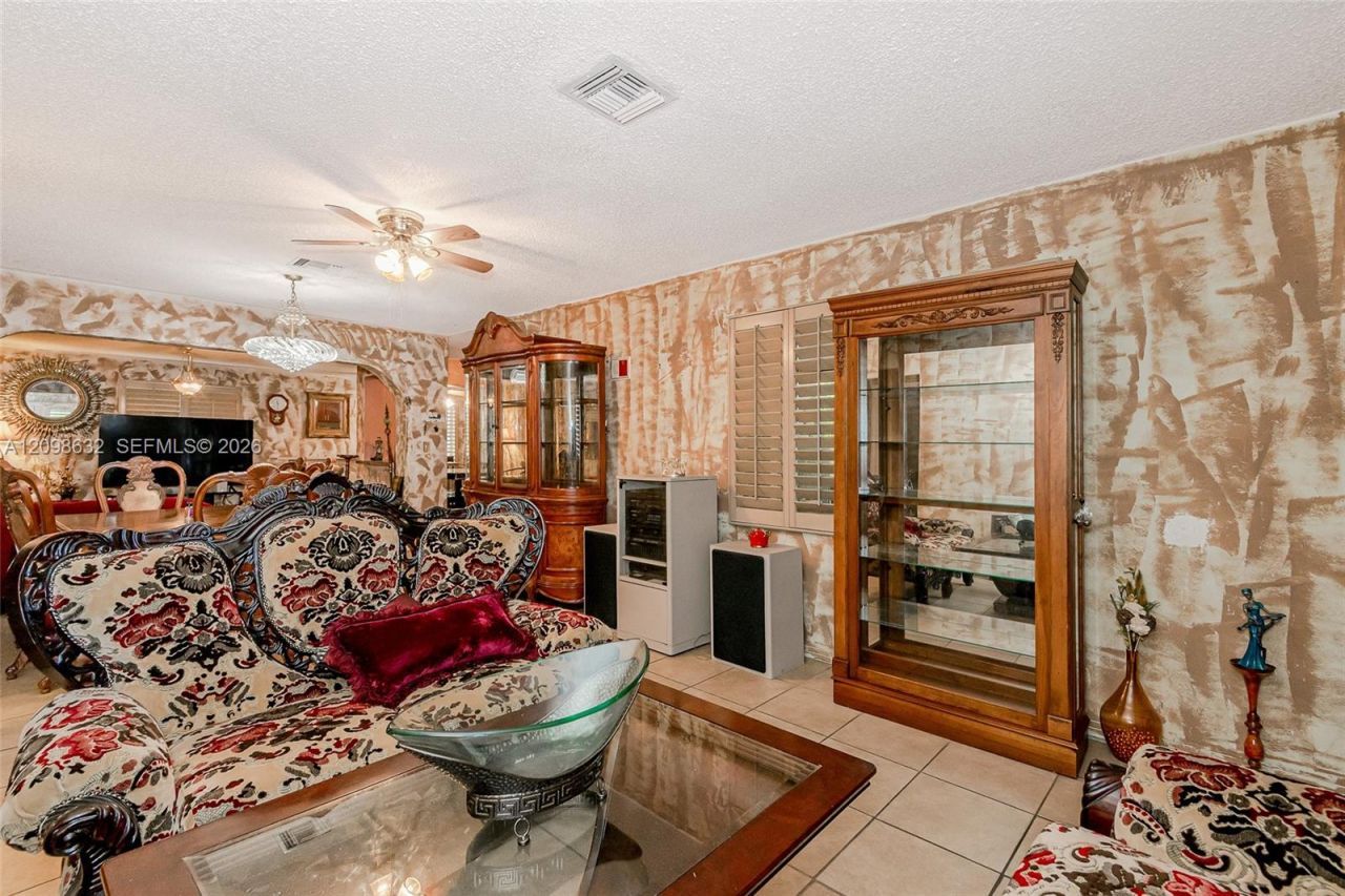 3530 Oak Ave , Miami, FL 33133 Photo