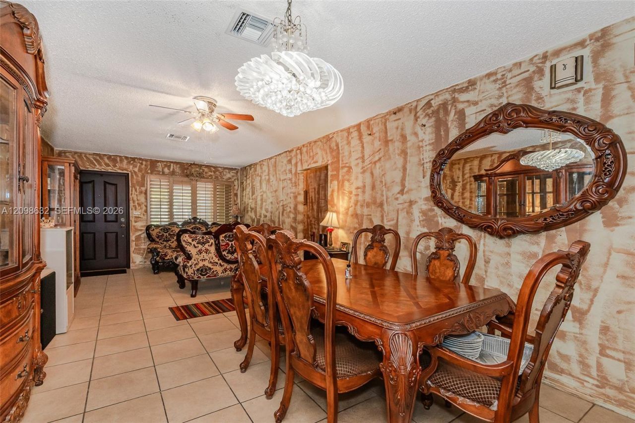 3530 Oak Ave , Miami, FL 33133 Photo