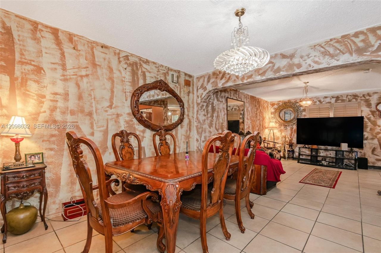 3530 Oak Ave , Miami, FL 33133 Photo