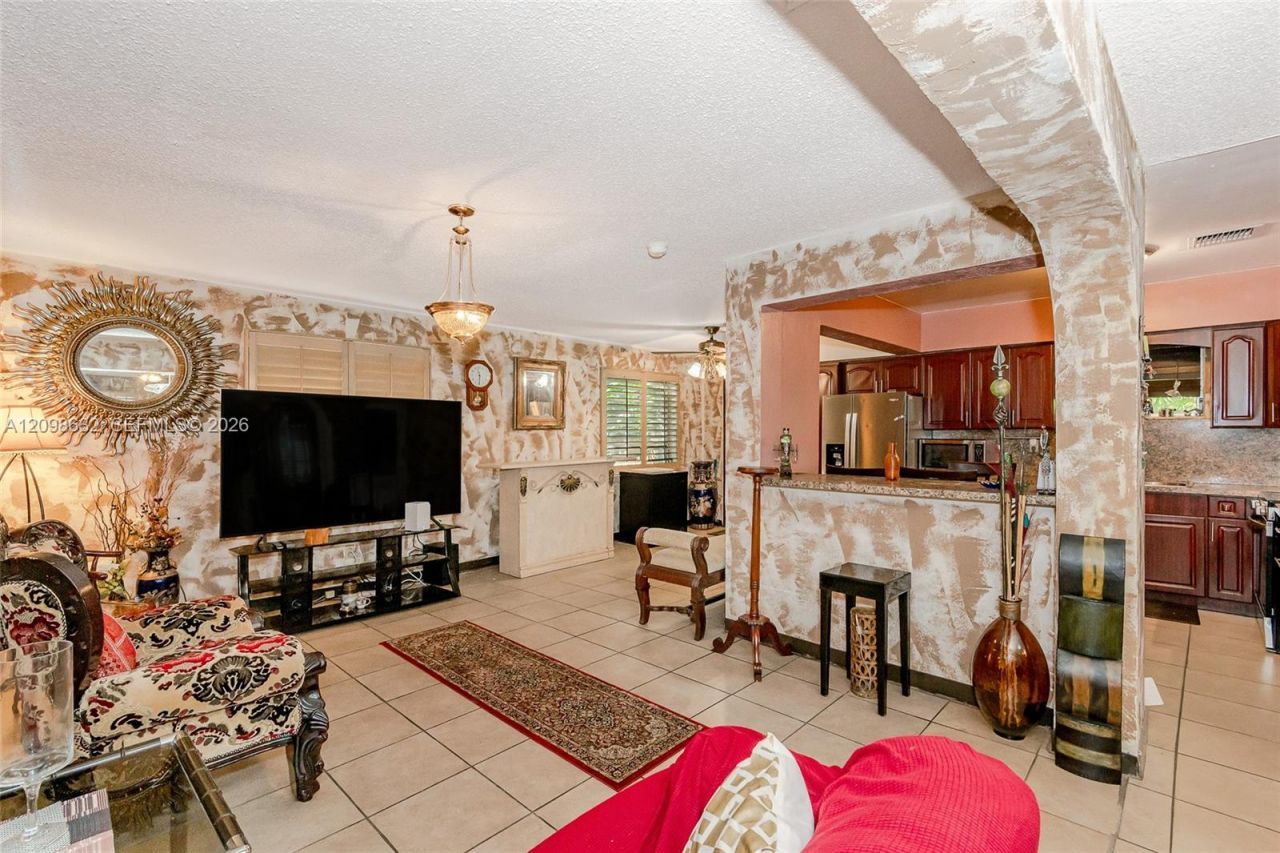 3530 Oak Ave , Miami, FL 33133 Photo