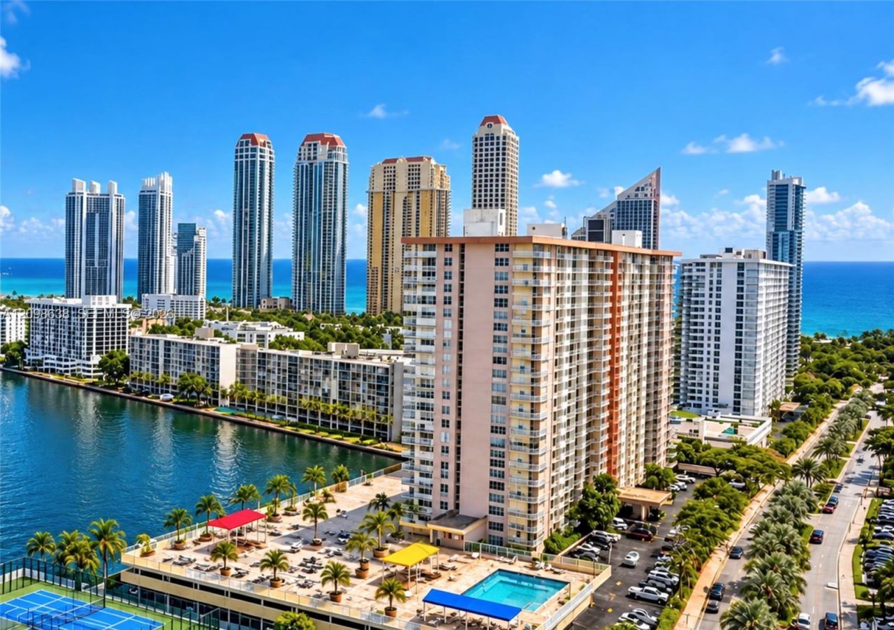 290 174th St , Unit 2412, Sunny Isles Beach, FL 33160 Photo