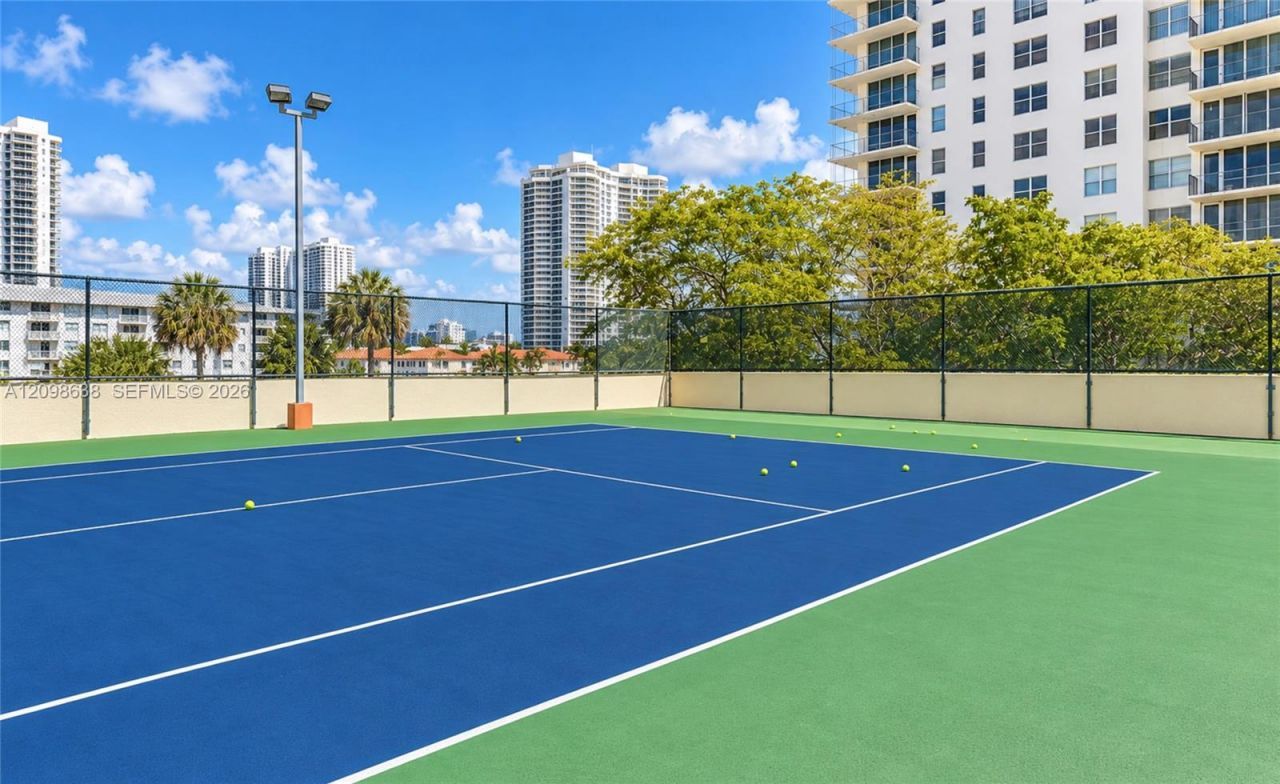 290 174th St , Unit 2412, Sunny Isles Beach, FL 33160 Photo