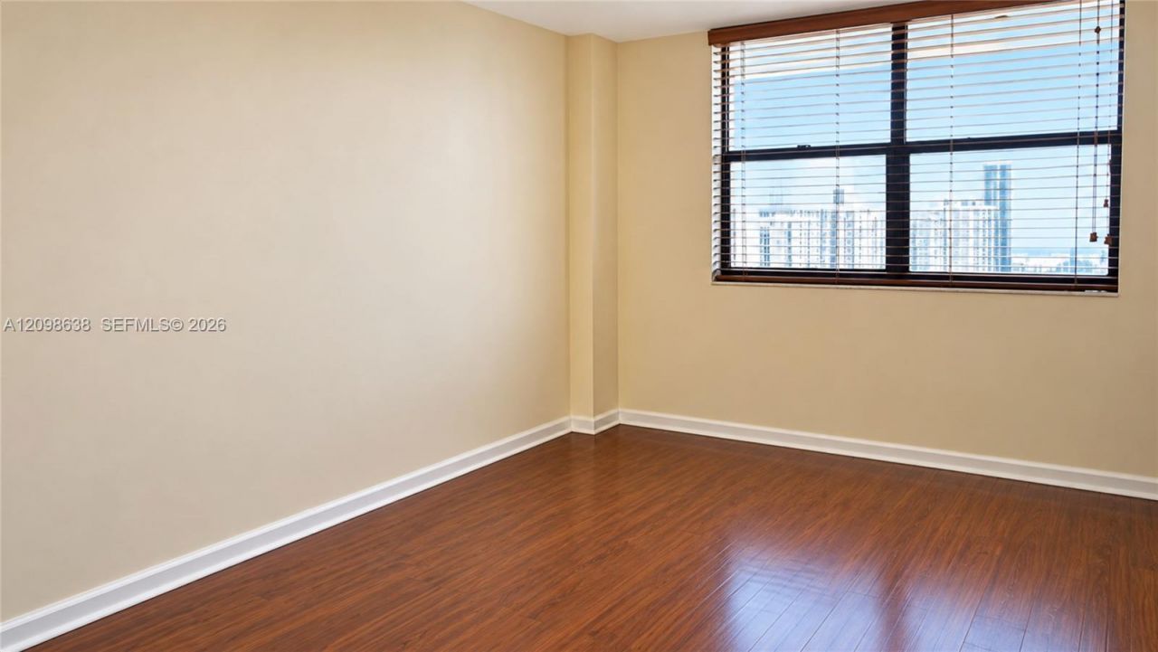 290 174th St , Unit 2412, Sunny Isles Beach, FL 33160 Photo