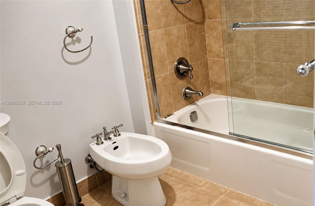 290 174th St , Unit 2412, Sunny Isles Beach, FL 33160 Photo