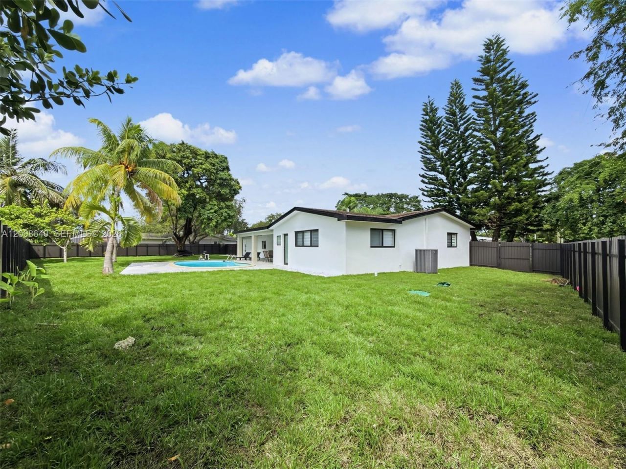 8200 SW 164th St, Palmetto Bay, FL 33157 Photo