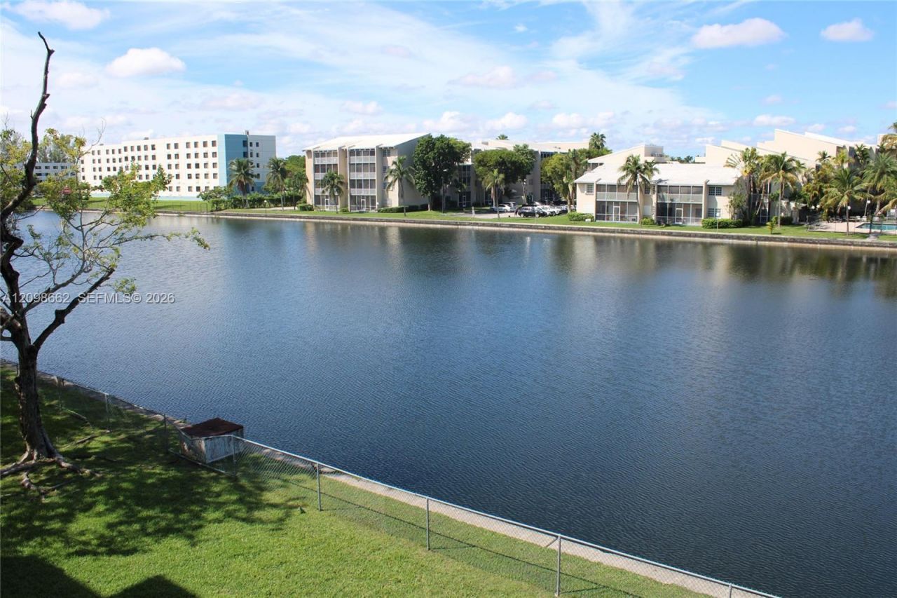 8260 SW 210th St, Unit 216, Cutler Bay, FL 33189 Photo