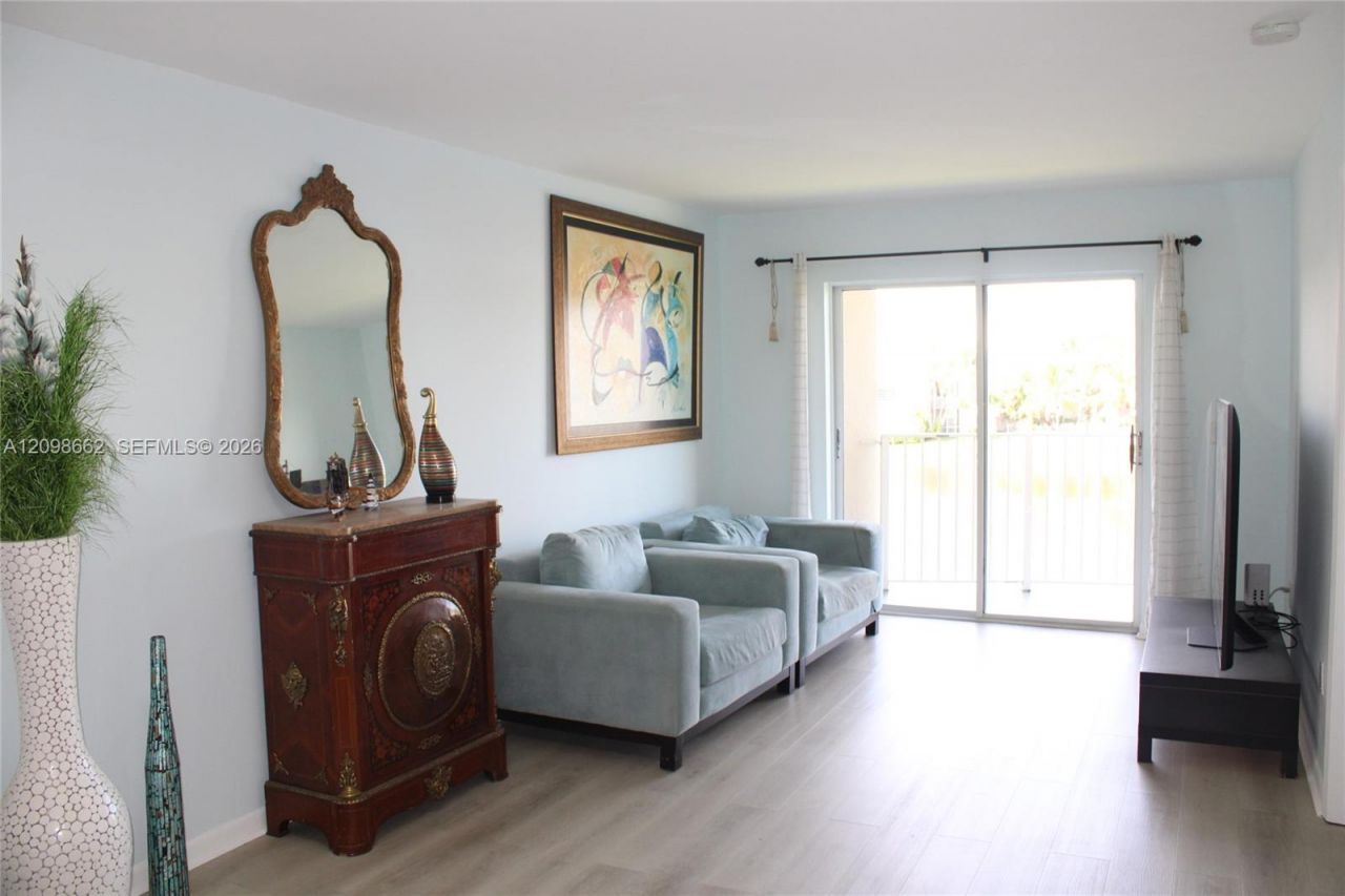 8260 SW 210th St, Unit 216, Cutler Bay, FL 33189 Photo