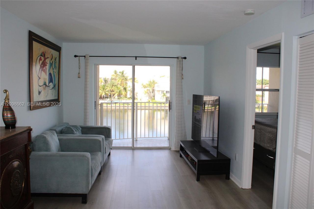 8260 SW 210th St, Unit 216, Cutler Bay, FL 33189 Photo