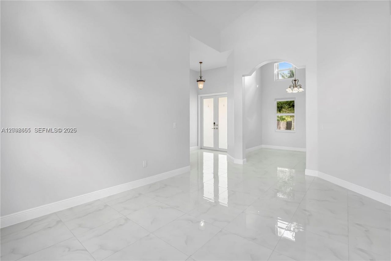 4894 NW 110th Pl , Doral, FL 33178 Photo