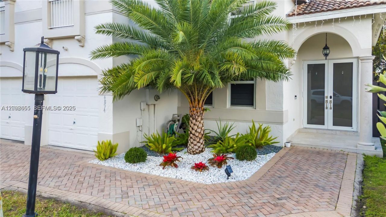 4894 NW 110th Pl , Doral, FL 33178 Photo