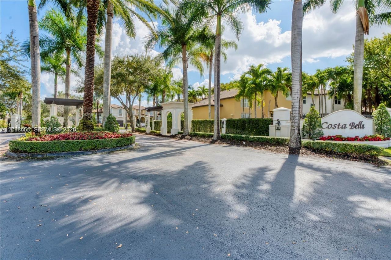4894 NW 110th Pl , Doral, FL 33178 Photo