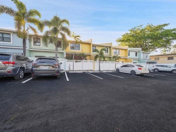 120 SE 12th Ave, Unit 120, Pompano Beach, FL 33060