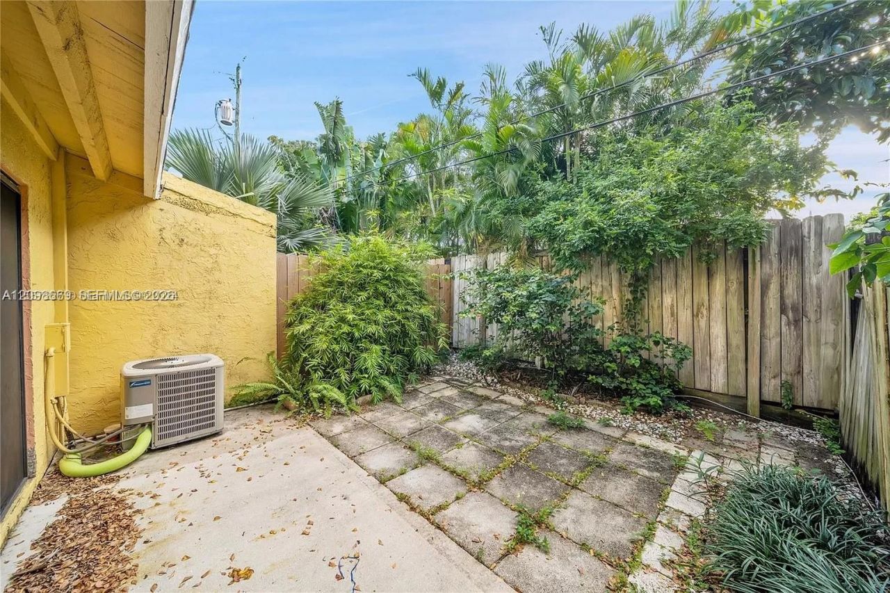 120 SE 12th Ave, Unit 120, Pompano Beach, FL 33060 Photo