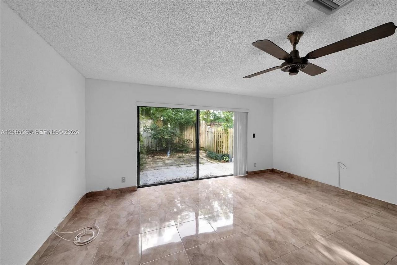 120 SE 12th Ave, Unit 120, Pompano Beach, FL 33060 Photo