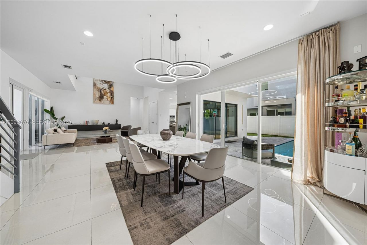 7442 NW 100th Ave, Doral, FL 33178 Photo