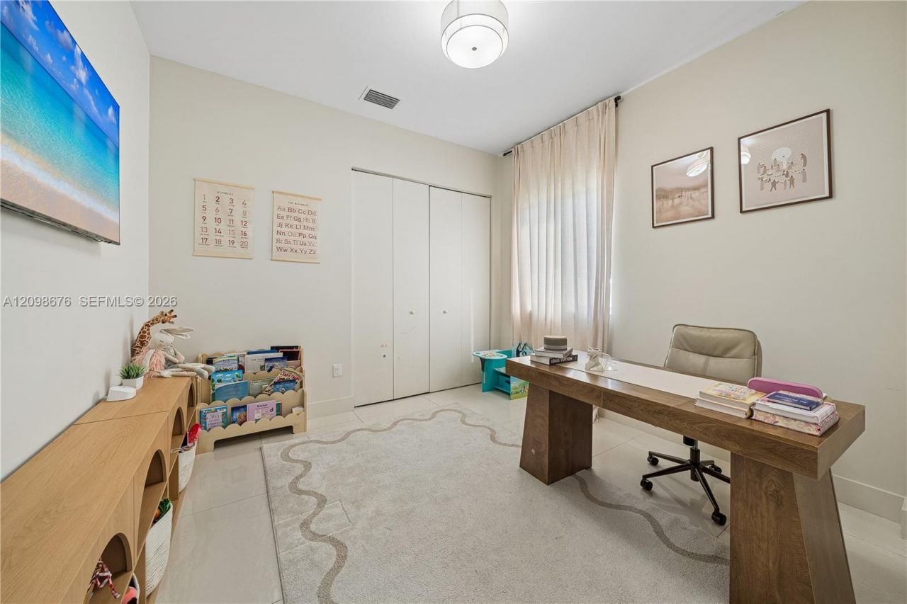 7442 NW 100th Ave, Doral, FL 33178 Photo