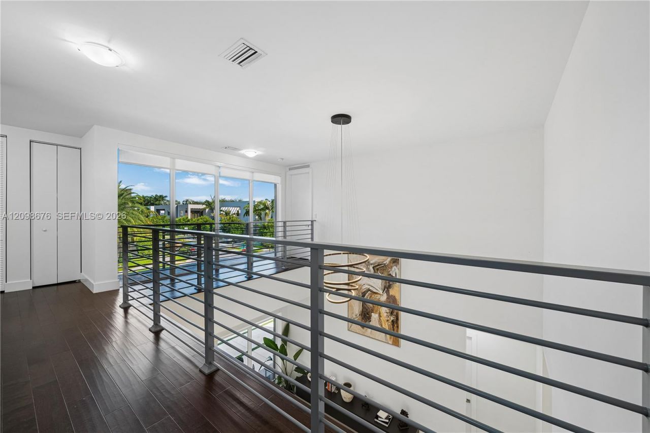 7442 NW 100th Ave, Doral, FL 33178 Photo