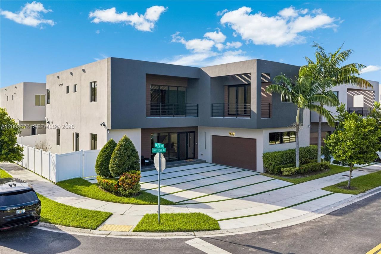 7442 NW 100th Ave, Doral, FL 33178 Photo