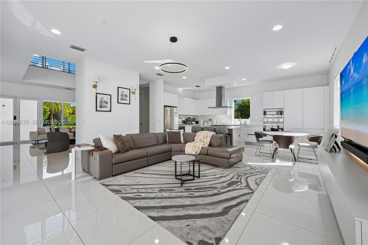 7442 NW 100th Ave, Doral, FL 33178 Photo
