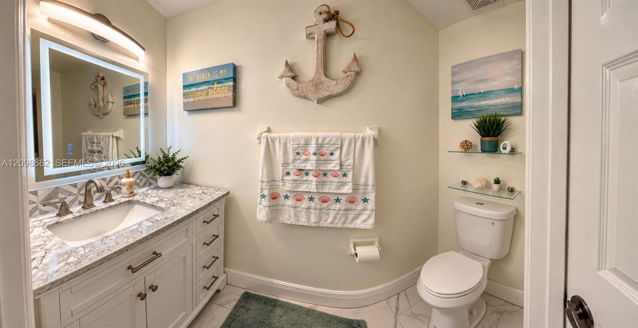8520 E Southgate Shores Cir, Unit 8520, Tamarac, FL 33321 Photo