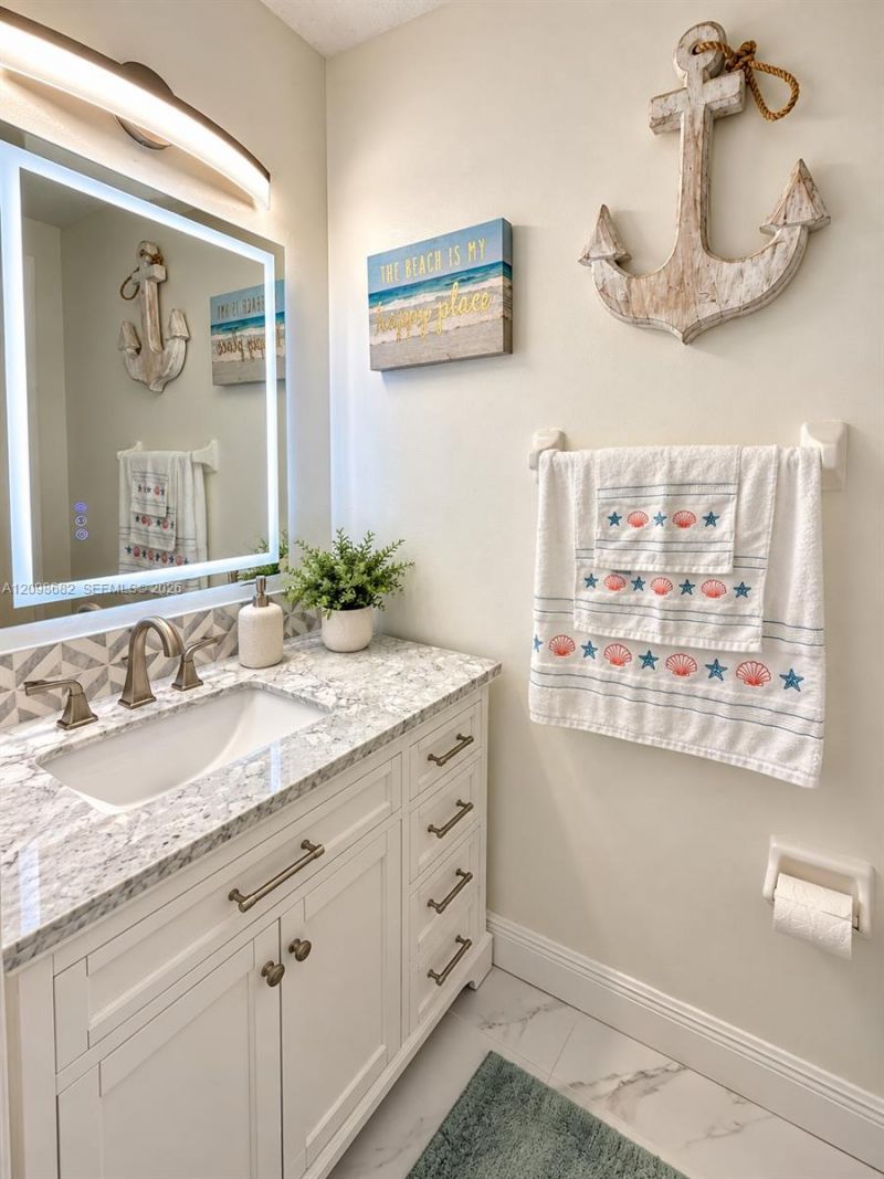 8520 E Southgate Shores Cir, Unit 8520, Tamarac, FL 33321 Photo