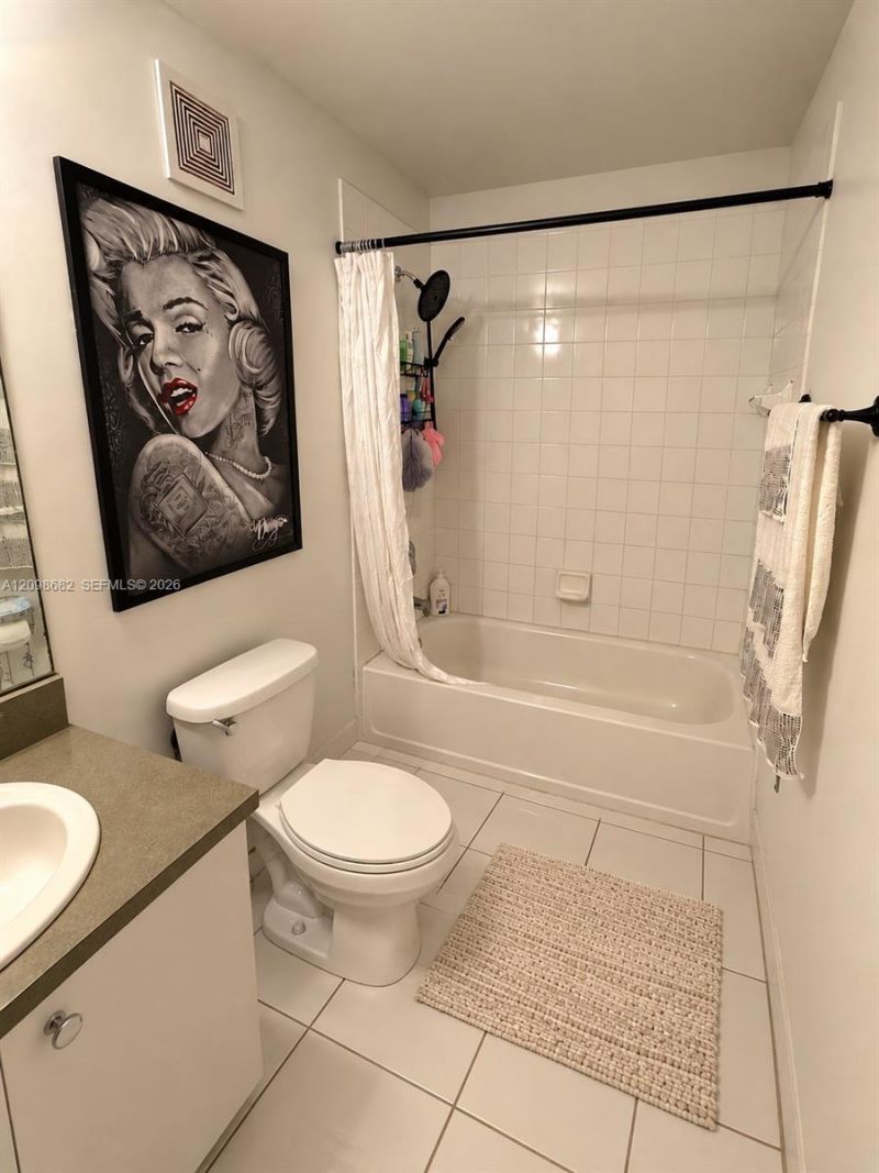 8520 E Southgate Shores Cir, Unit 8520, Tamarac, FL 33321 Photo