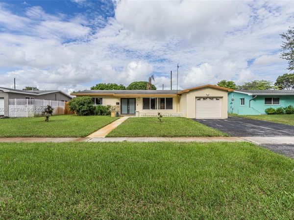 510 SW 70th Ave , Pembroke Pines, FL 33023
