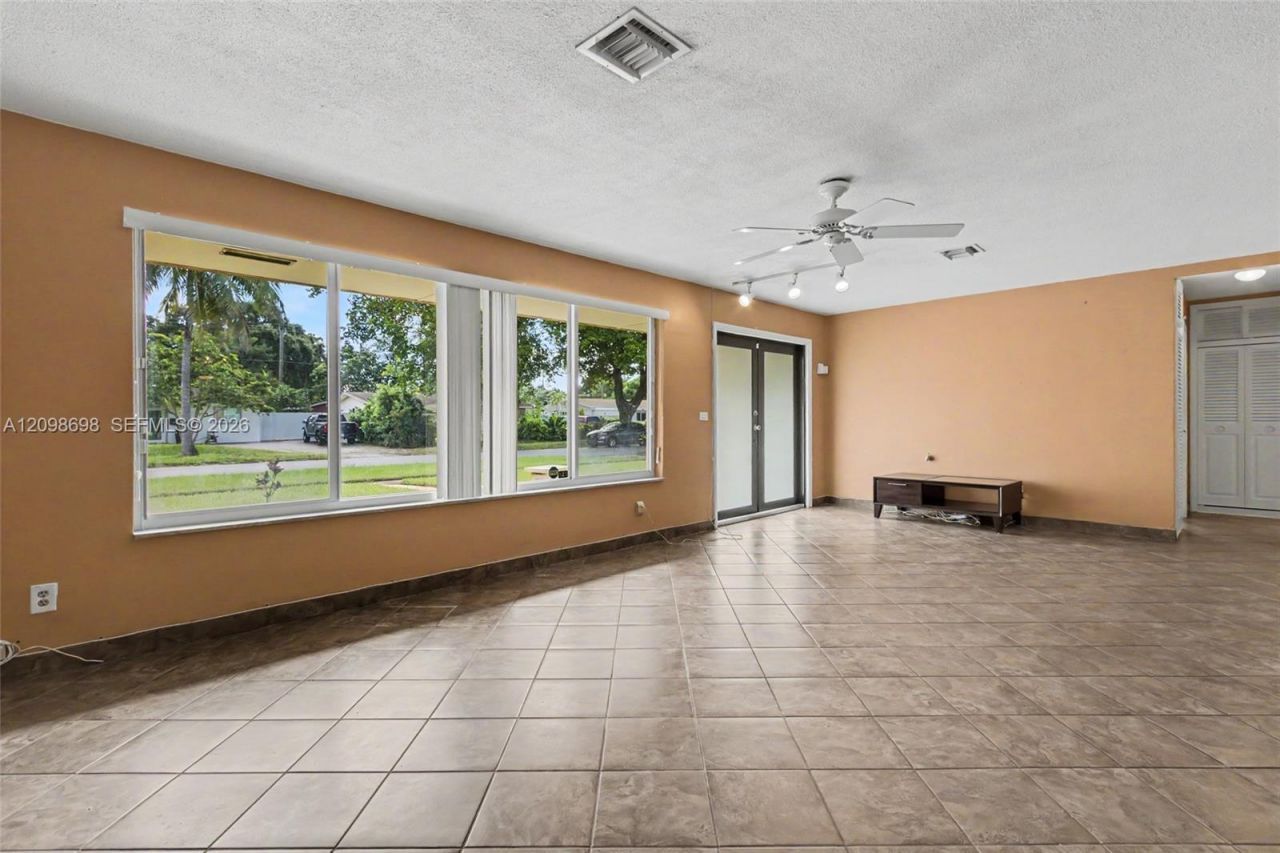 510 SW 70th Ave, Pembroke Pines, FL 33023 Photo