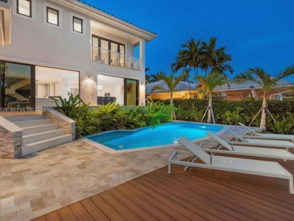 850 Washington St , Hollywood, FL 33019