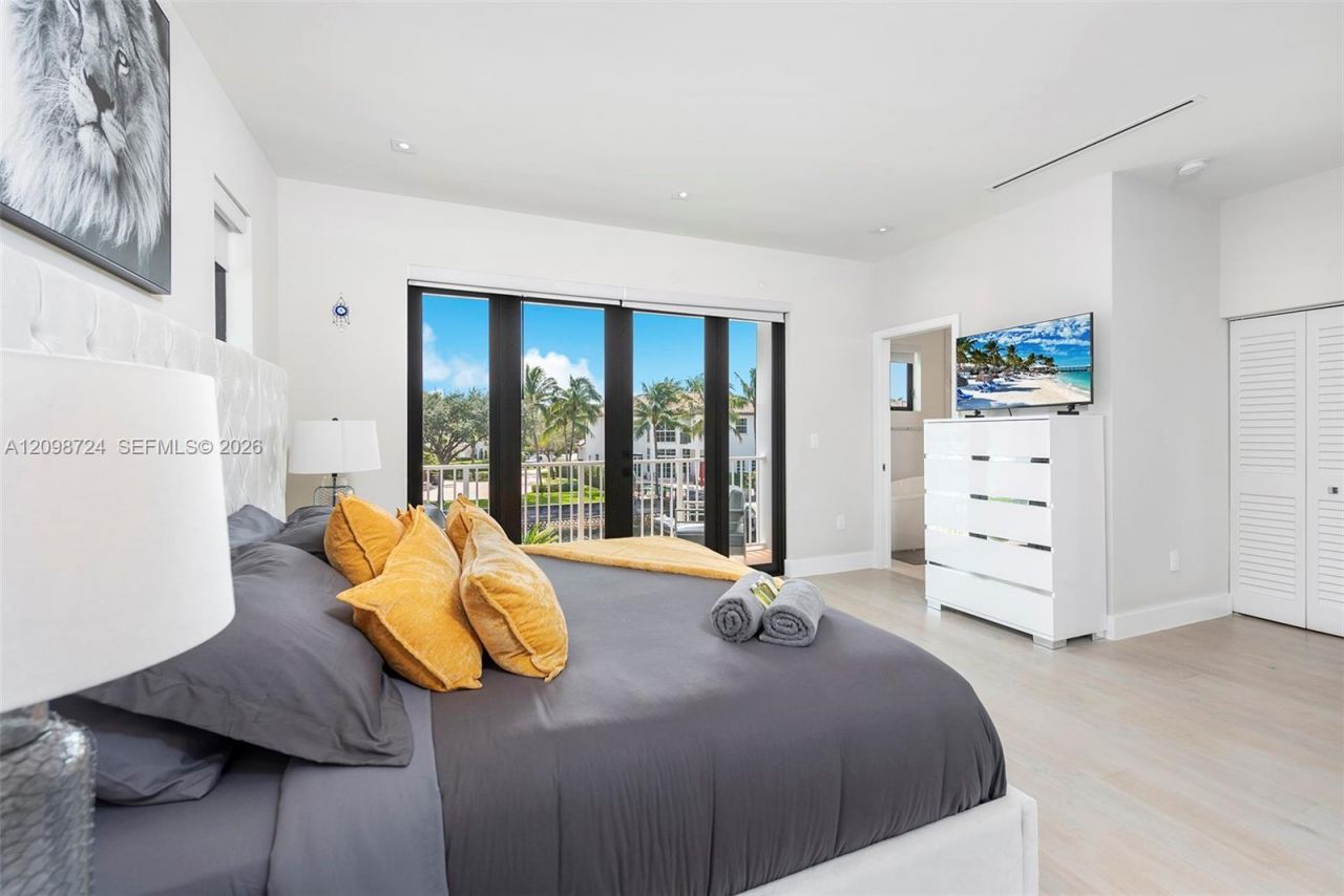850 Washington St, Hollywood, FL 33019 Photo