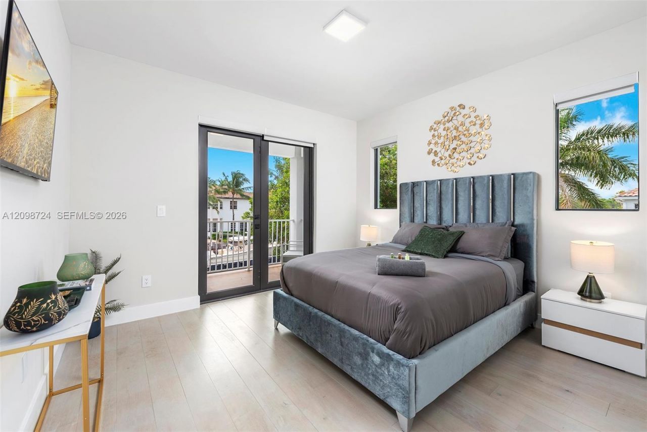 850 Washington St, Hollywood, FL 33019 Photo