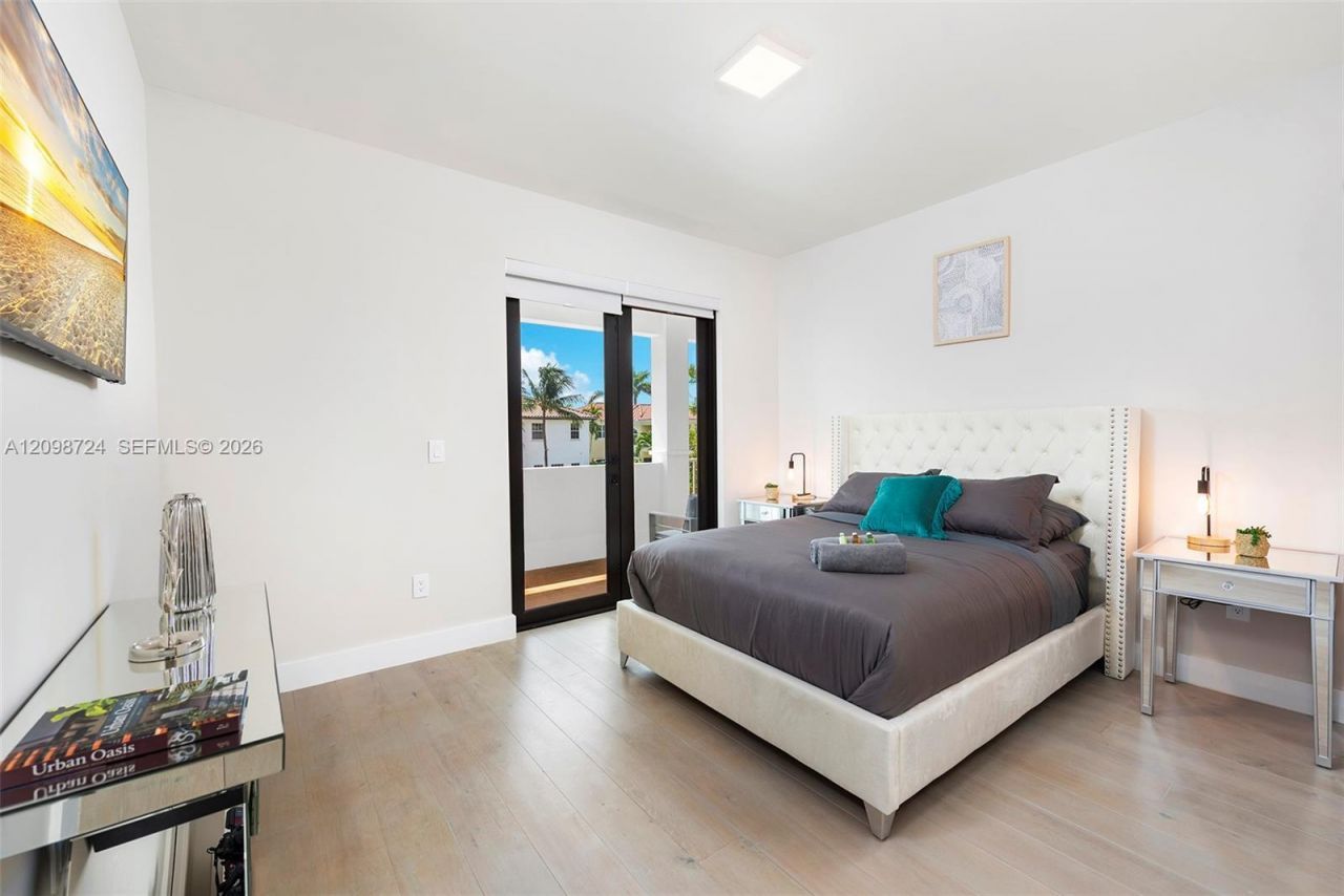 850 Washington St, Hollywood, FL 33019 Photo