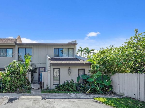 9209 SW 136th St Cir , Unit --, Miami, FL 33176
