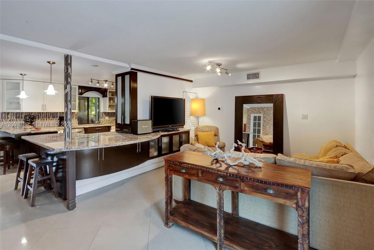 9209 SW 136th St Cir , Unit --, Miami, FL 33176 Photo