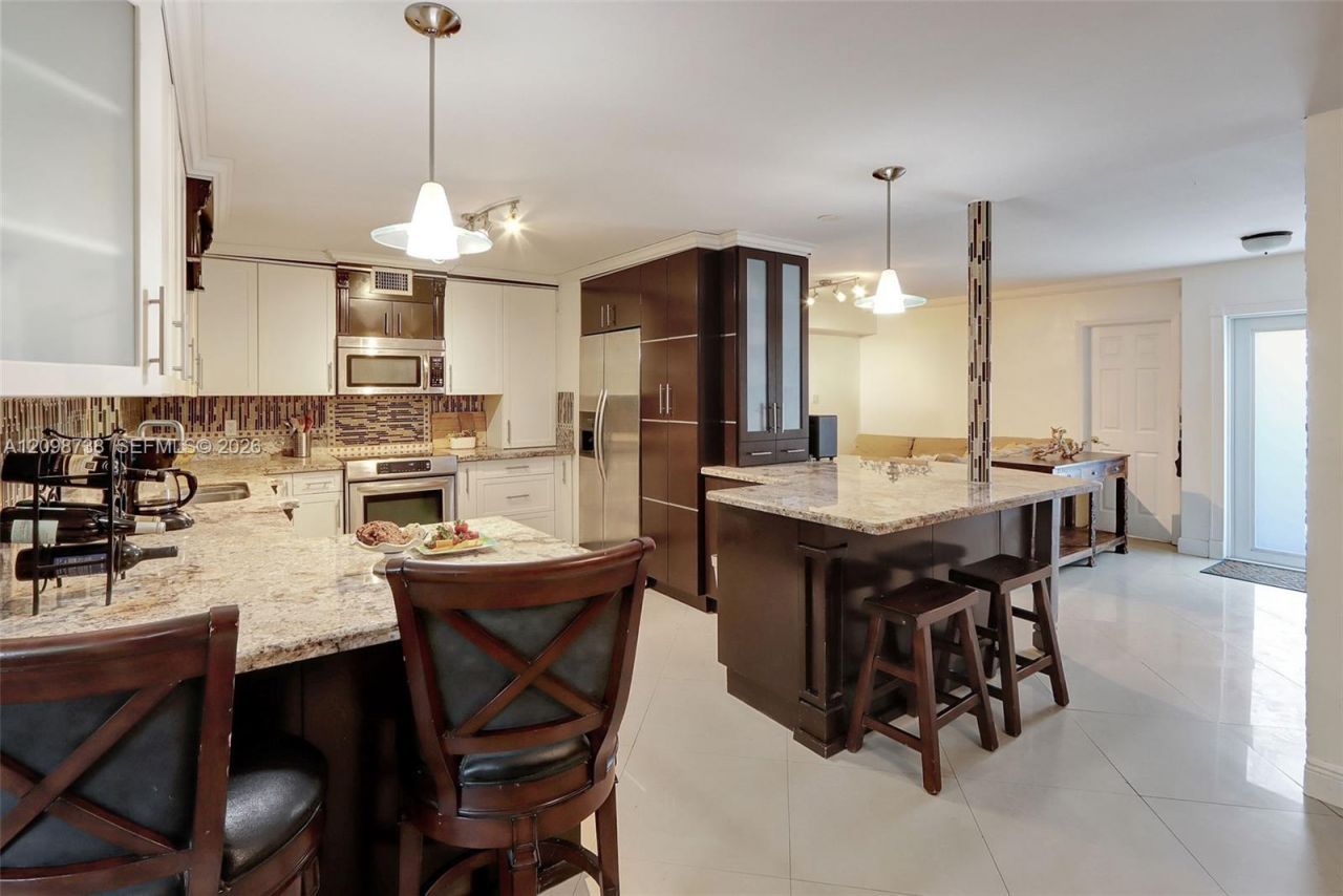 9209 SW 136th St Cir , Unit --, Miami, FL 33176 Photo