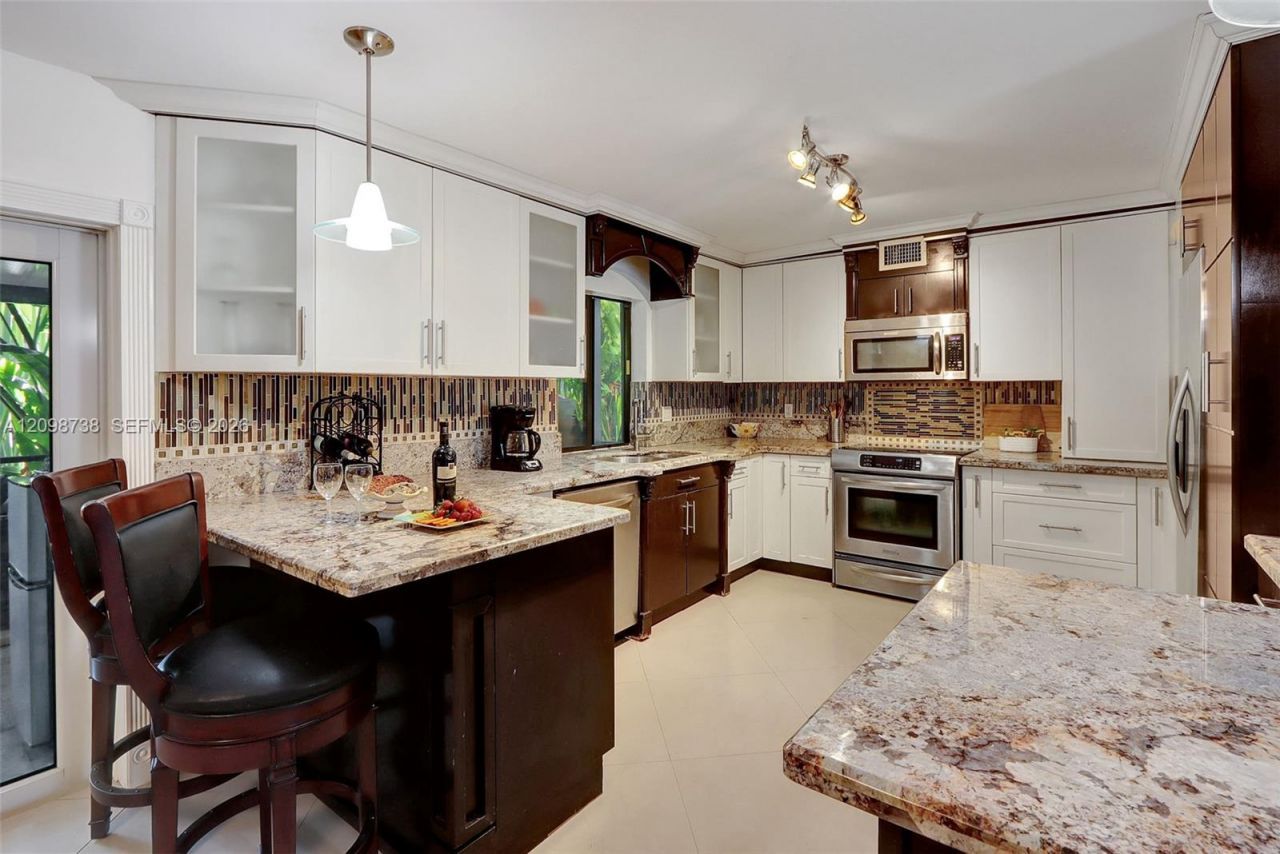 9209 SW 136th St Cir , Unit --, Miami, FL 33176 Photo