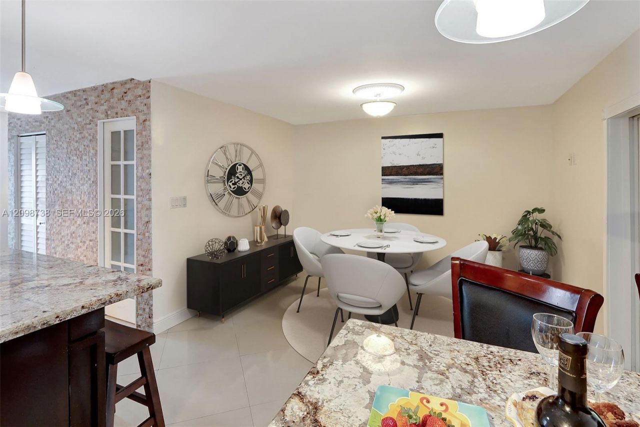 9209 SW 136th St Cir , Unit --, Miami, FL 33176 Photo
