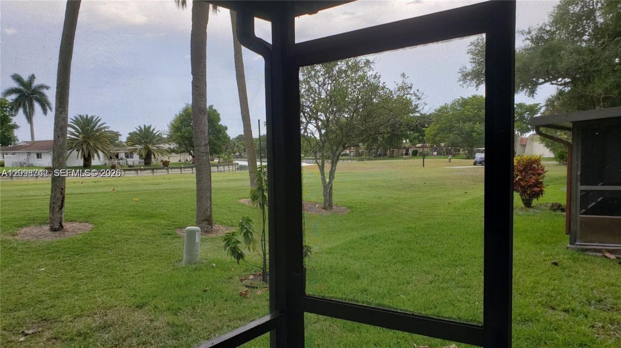 6530 NW 98th Ter, Unit B25, Tamarac, FL 33321 Photo