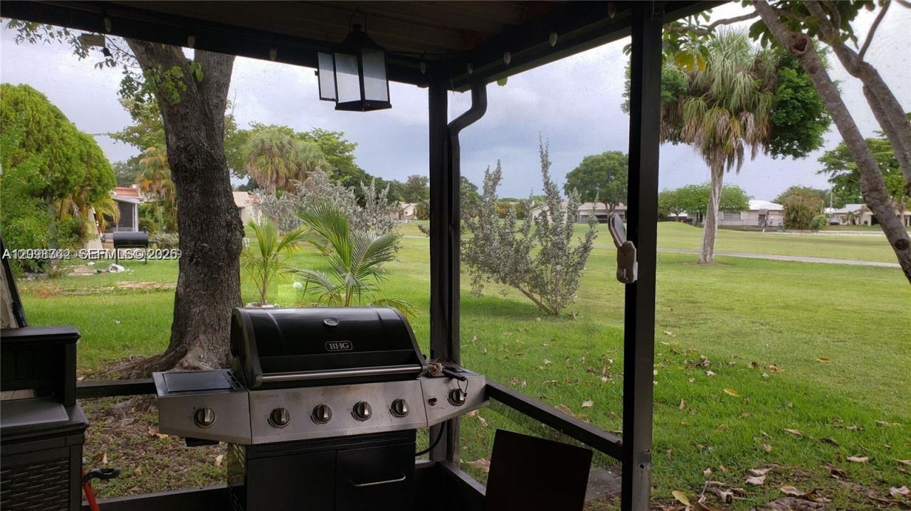 6530 NW 98th Ter, Unit B25, Tamarac, FL 33321 Photo