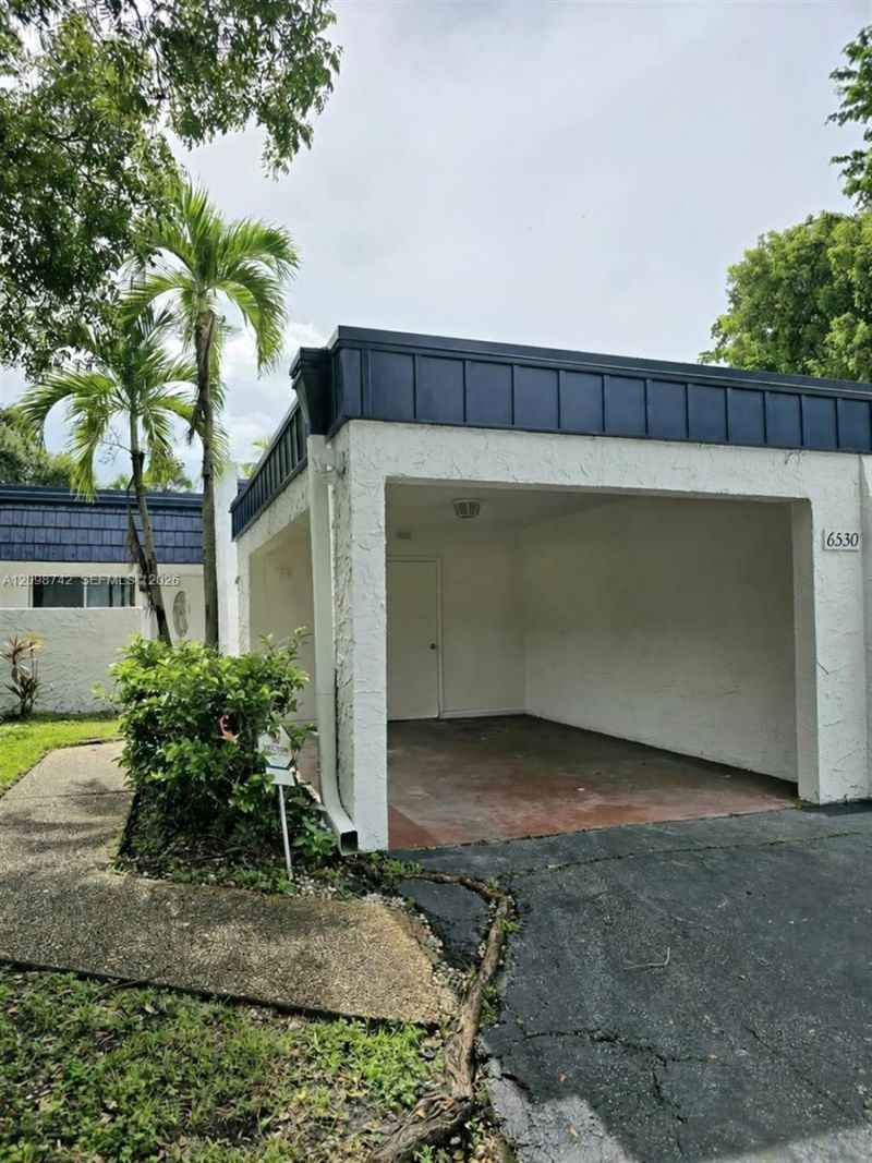 6530 NW 98th Ter, Unit B25, Tamarac, FL 33321 Photo