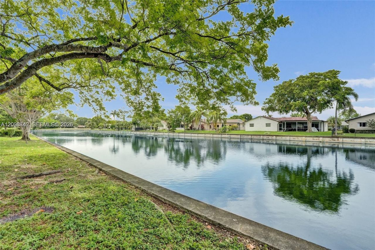 6530 NW 98th Ter, Unit B25, Tamarac, FL 33321 Photo