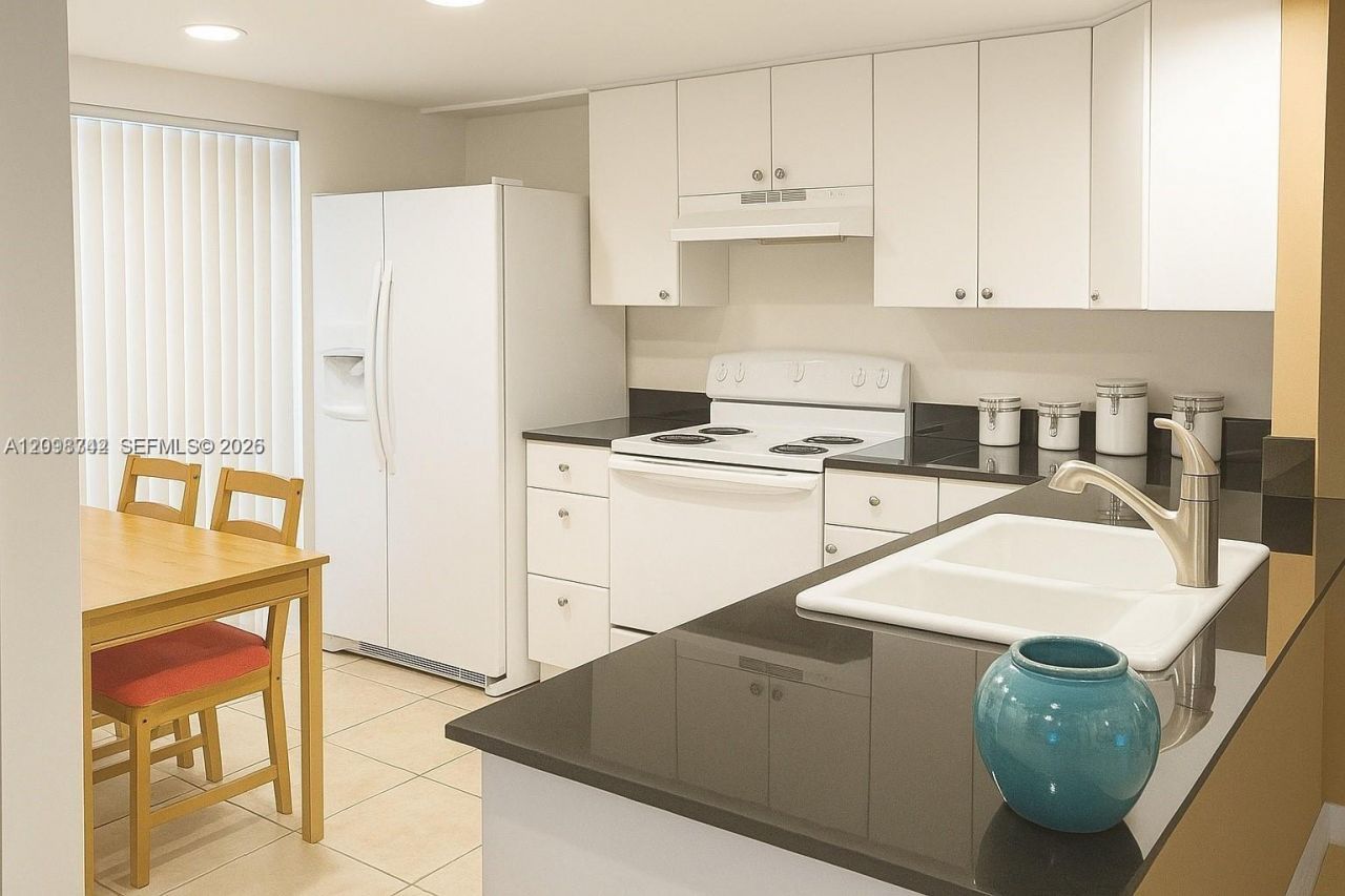 6530 NW 98th Ter, Unit B25, Tamarac, FL 33321 Photo