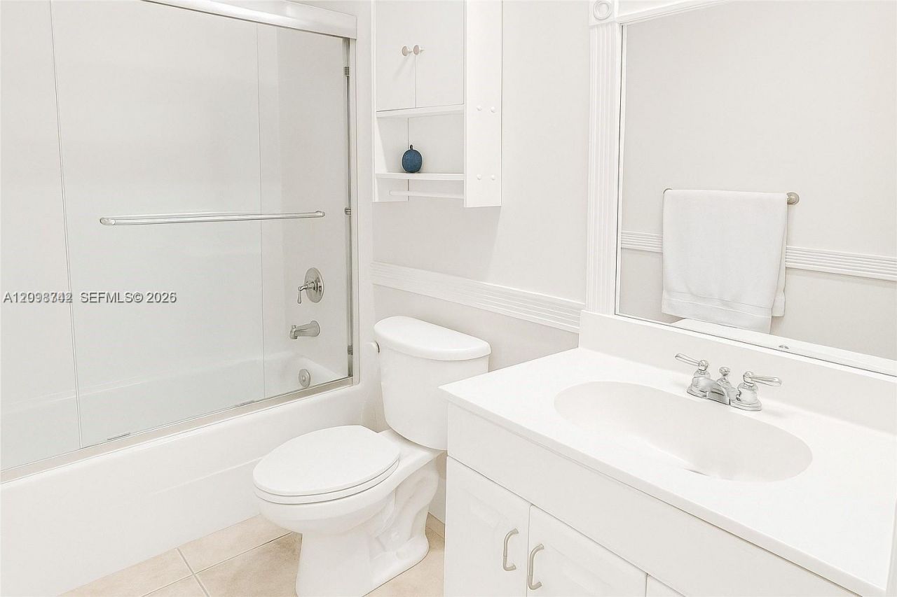6530 NW 98th Ter, Unit B25, Tamarac, FL 33321 Photo