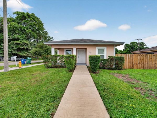 17290 SW 103rd Ave , Miami, FL 33157