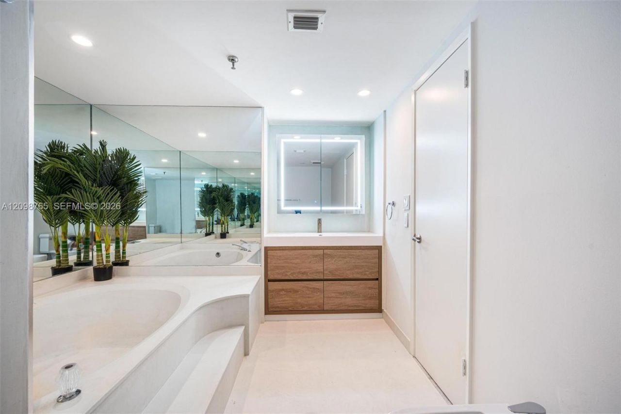 9 Island Ave , Unit 414, Miami Beach, FL 33139 Photo
